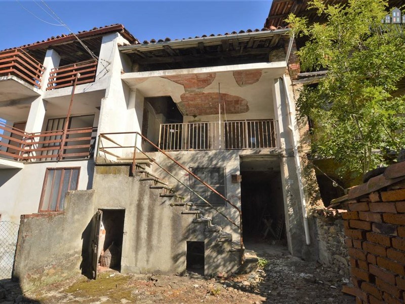 Rustico in Vendita a Val di Chy, 11'000€, 54 m²