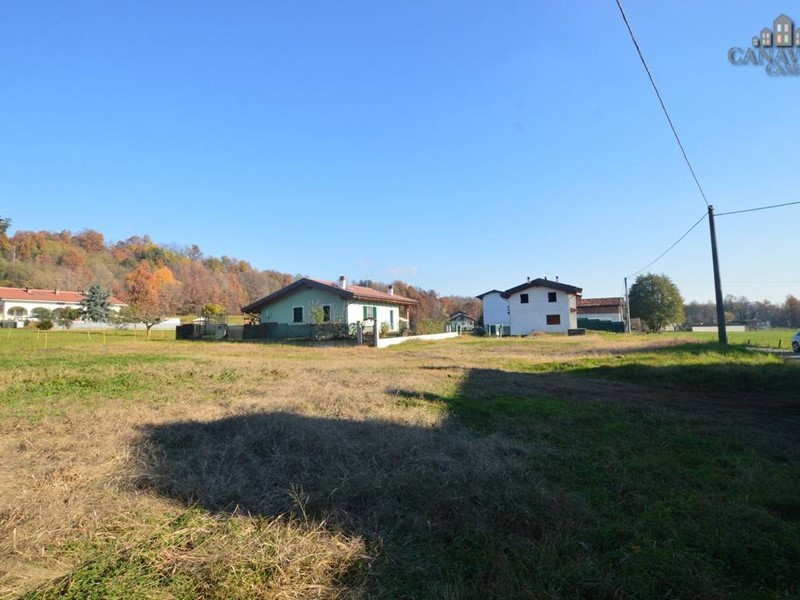 Terreno edificabile in Vendita a Castellamonte, 38'000€, 660 m²