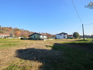 Terreno edificabile in Vendita a Castellamonte, 38'000€, 660 m²