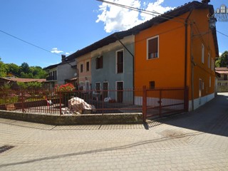 Casa Indipendente in Vendita a Torre Canavese, 33'000€, 85 m², con Box
