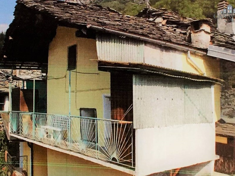 Casa Indipendente in Vendita a Sparone, 10'000€, 30 m²