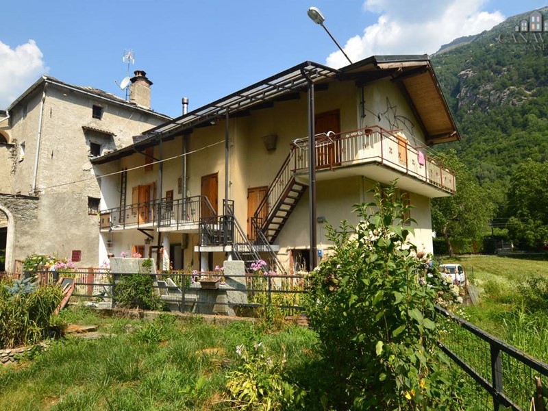 Casa Indipendente in Vendita a Locana, 55'000€, 95 m²