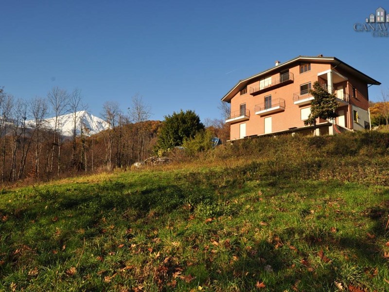 Casa Indipendente in Vendita a Castellamonte, 209'000€, 307 m²