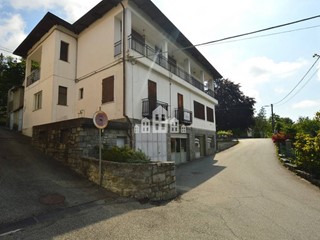 Casa Indipendente in Vendita a Valchiusa, 110'000€, 228 m²