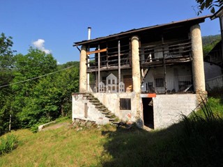 Rustico in Vendita a Canischio, 22'000€, 81 m²