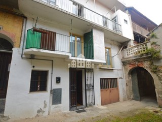 Trilocale in Vendita a Cuorgnè, 19'900€, 55 m²