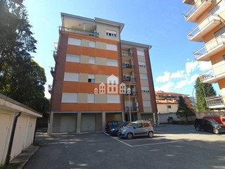 Quadrilocale in Vendita a Cuorgnè, 61'000€, 98 m²