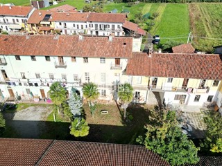 Casa Indipendente in Vendita a Favria, 69'000€, 240 m²