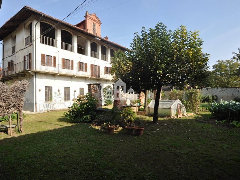 Casa Indipendente in Vendita a Barbania, 195'000€, 450 m²