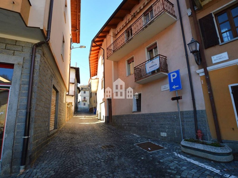 Casa Indipendente in Vendita a Brosso, 65'000€, 160 m²