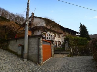 Casa Indipendente in Vendita a Brosso, 135'000€, 133 m²