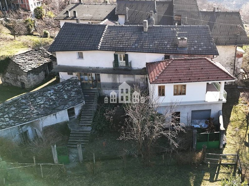 Casa Semi Indipendente in Vendita a Pont Canavese, 39'000€, 118 m²