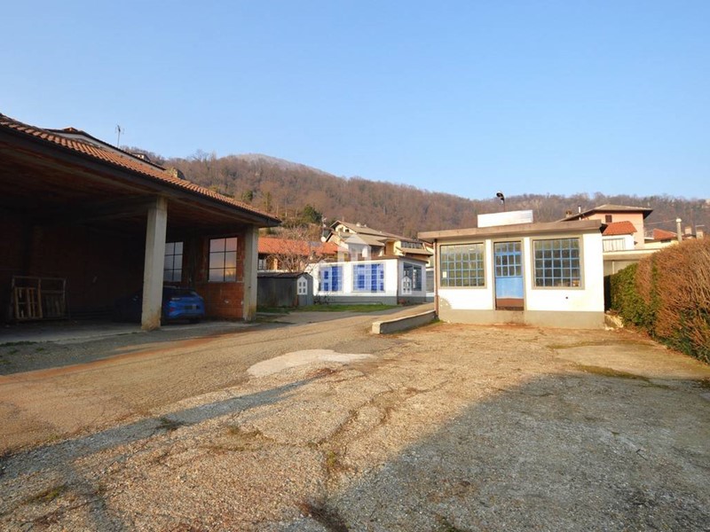 Magazzino in Vendita a Cuorgnè, 119'000€, 330 m²