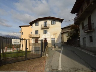 Casa Semi Indipendente in Vendita a Val di Chy, 80'000€, 169 m², con Box