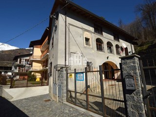 Quadrilocale in Vendita a Brosso, 98'000€, 75 m²