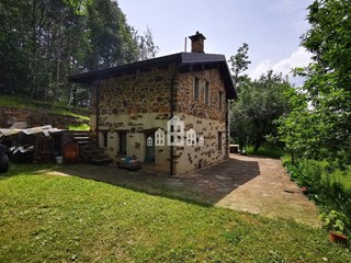 Casa Indipendente in Vendita a Rueglio, 159'000€, 100 m²
