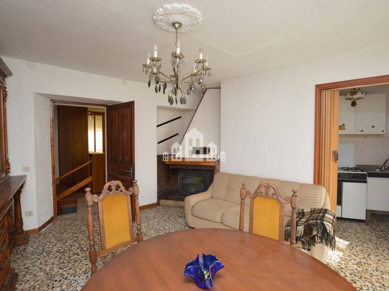 Quadrilocale in Vendita a Issiglio, 19'000€, 65 m²