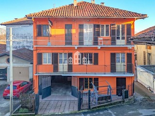 Casa Semi Indipendente in Vendita a Rivara, 69'000€, 209 m², con Box