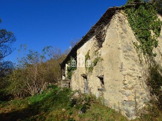 Rustico in Vendita a Valchiusa, 26'000€, 200 m²