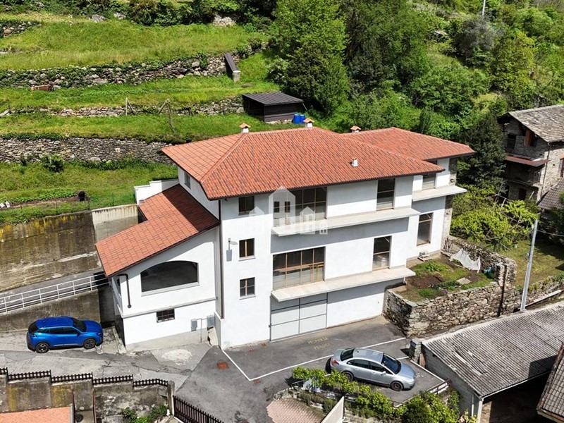 Casa Indipendente in Vendita a Pont Canavese, 135'000€, 162 m²