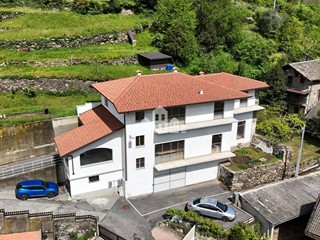Casa Indipendente in Vendita a Pont Canavese, 135'000€, 162 m²
