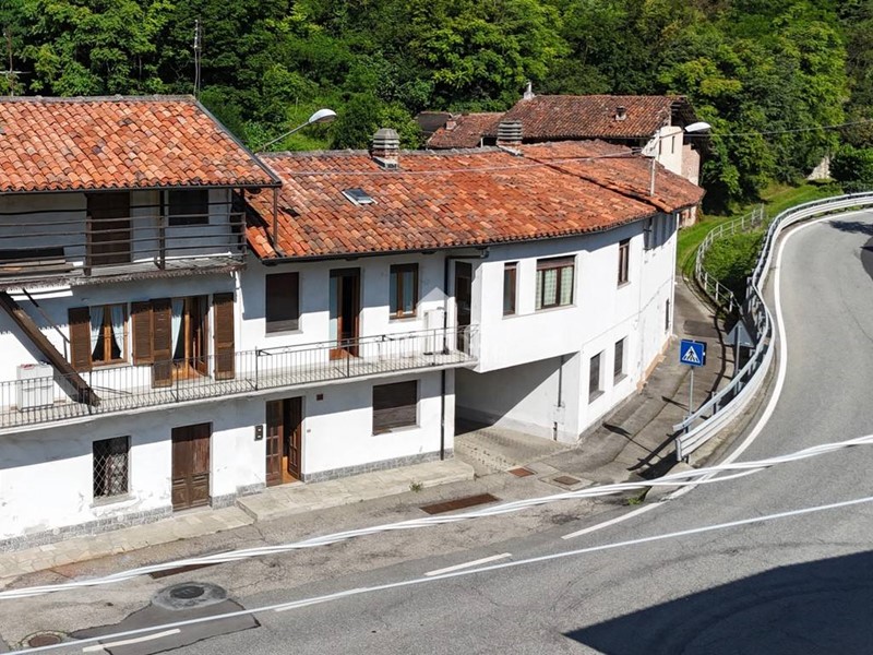Casa Indipendente in Vendita a Baldissero Canavese, 79'000€, 182 m²