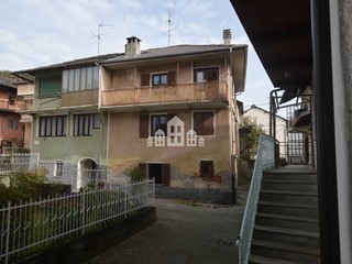 Casa Indipendente in Vendita a Rueglio, 39'000€, 90 m²
