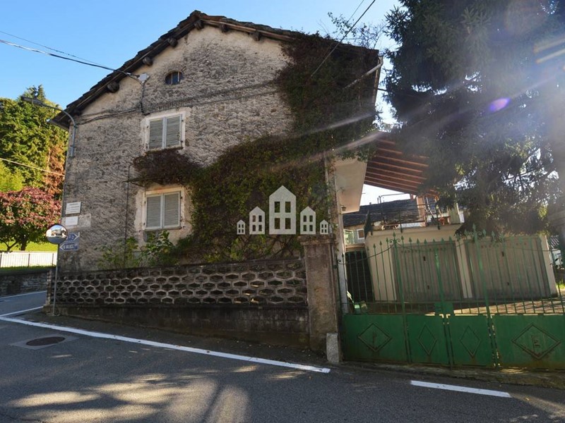 Casa Indipendente in Vendita a Brosso, 119'000€, 150 m²