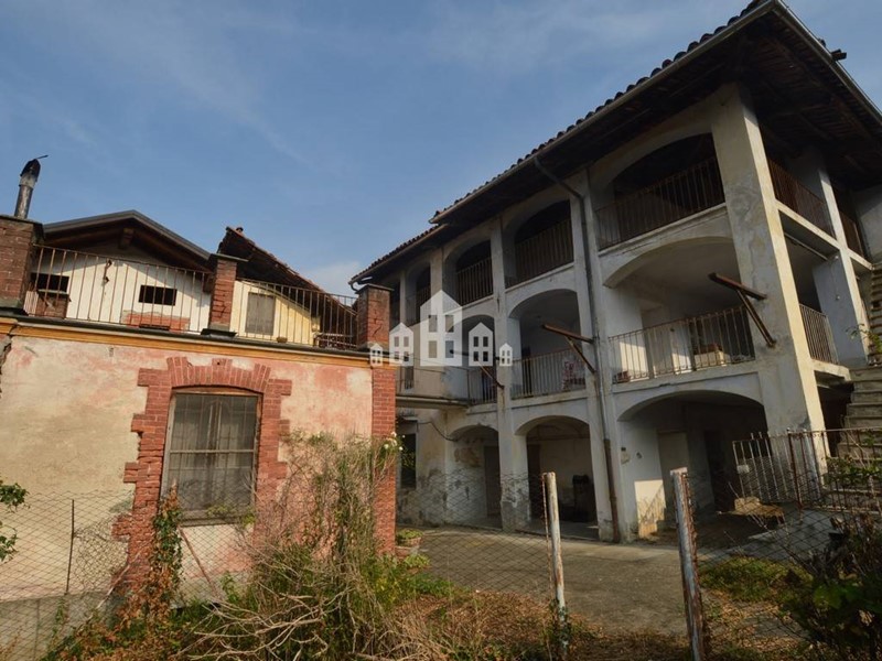 Casa Indipendente in Vendita a Val di Chy, 29'000€, 78 m²