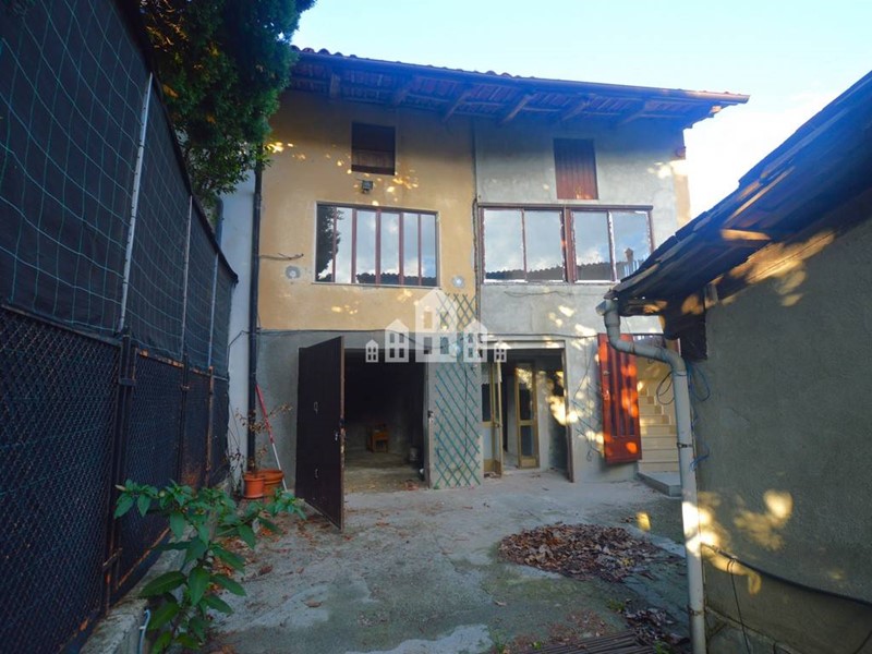 Casa Indipendente in Vendita a Castelnuovo Nigra, 51'000€, 75 m²