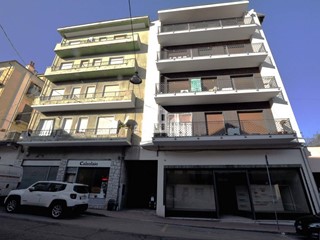 Immobile commerciale in Vendita a Cuorgnè, 95'000€, 178 m²