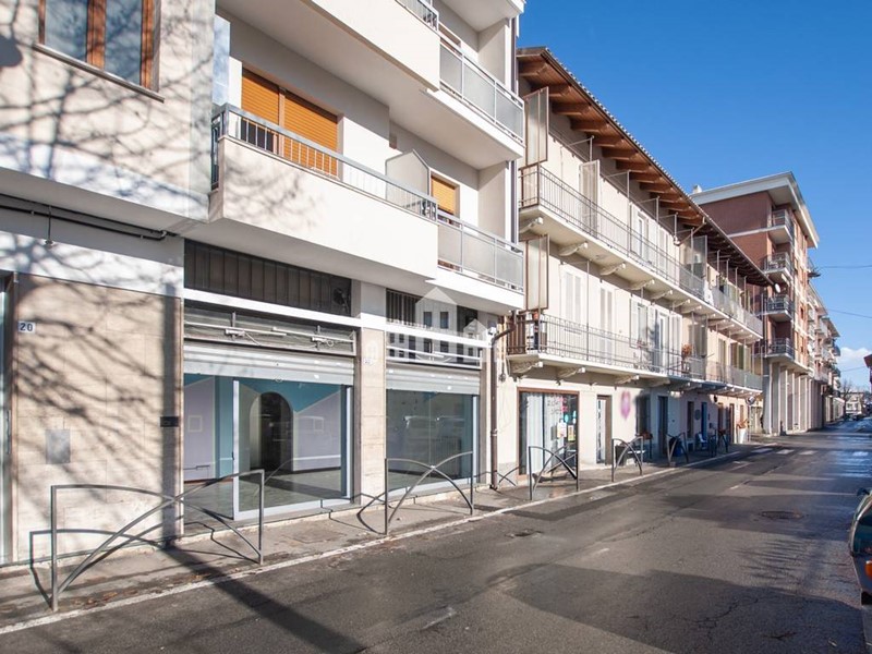 Immobile commerciale in Vendita a Rivarolo Canavese, 110'000€, 95 m²