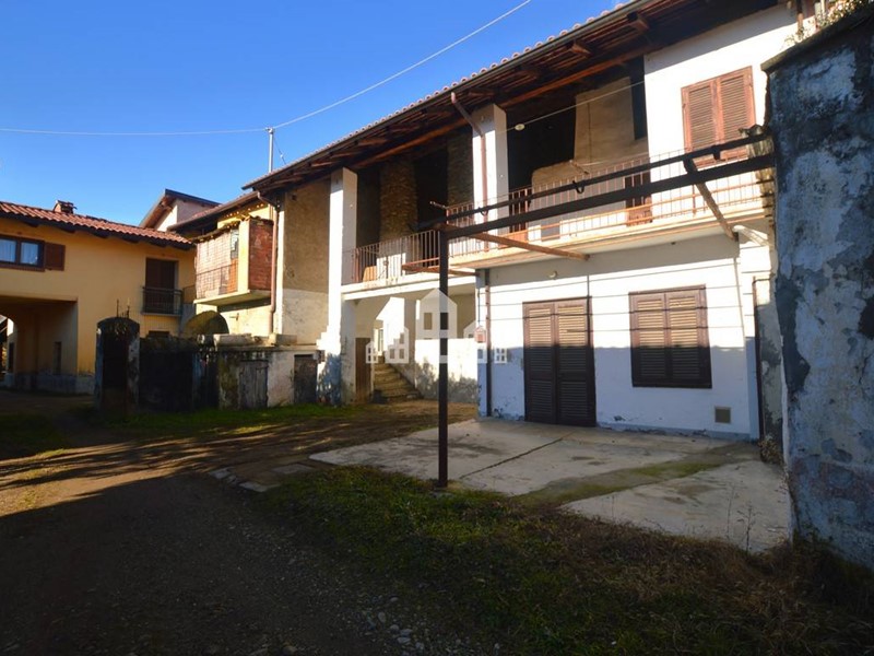 Casa Indipendente in Vendita a Cuorgnè, 45'000€, 87 m²