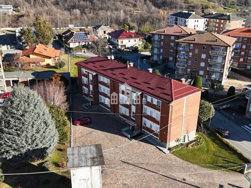 Quadrilocale in Vendita a Forno Canavese, 29'000€, 65 m²