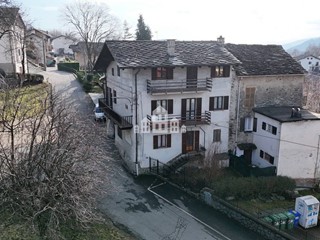 Casa Indipendente in Vendita a Brosso, 95'000€, 160 m²