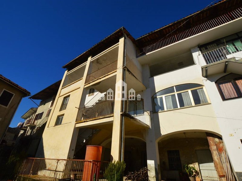 Casa Indipendente in Vendita a Val di Chy, 30'000€, 102 m²