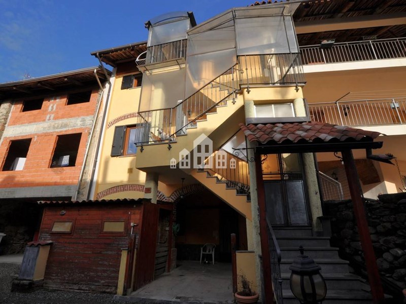 Casa Indipendente in Vendita a Castellamonte, 59'000€, 70 m², con Box