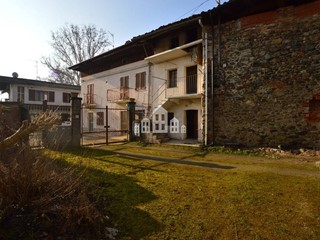 Casa Indipendente in Vendita a Colleretto Giacosa, 24'000€, 38 m²