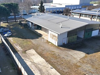 Capannone in Vendita a Azeglio, 339'000€, 619 m²
