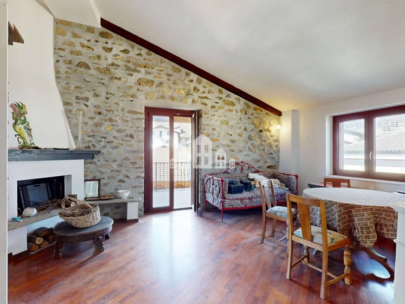 Casa Semi Indipendente in Vendita a Brosso, 120'000€, 182 m²