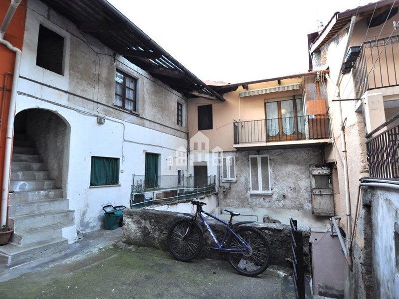 Quadrilocale in Vendita a Cuorgnè, 30'000€, 76 m²