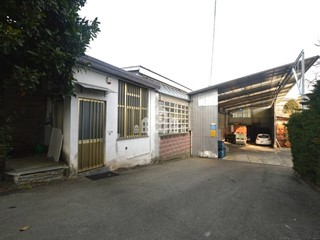 Capannone in Vendita a Cuorgnè, 210'000€, 560 m²