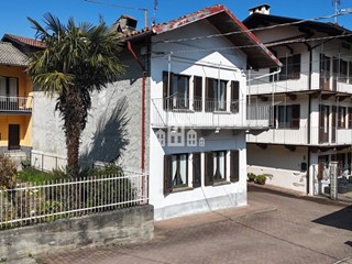 Casa Indipendente in Vendita a San Colombano Belmonte, 49'000€, 88 m²