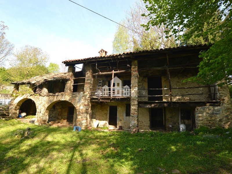 Rustico in Vendita a Val di Chy, 45'000€, 125 m²