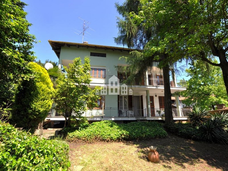 Casa Indipendente in Vendita a Castellamonte, 275'000€, 164 m²