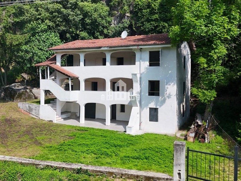 Casa Indipendente in Vendita a Val di Chy, 119'000€, 142 m²