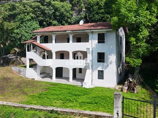 Casa Indipendente in Vendita a Val di Chy, 119'000€, 142 m²