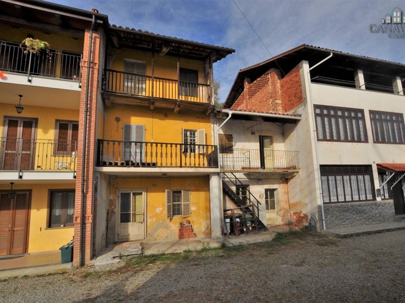 Casa Indipendente in Vendita a Castellamonte, 29'000€, 188 m²