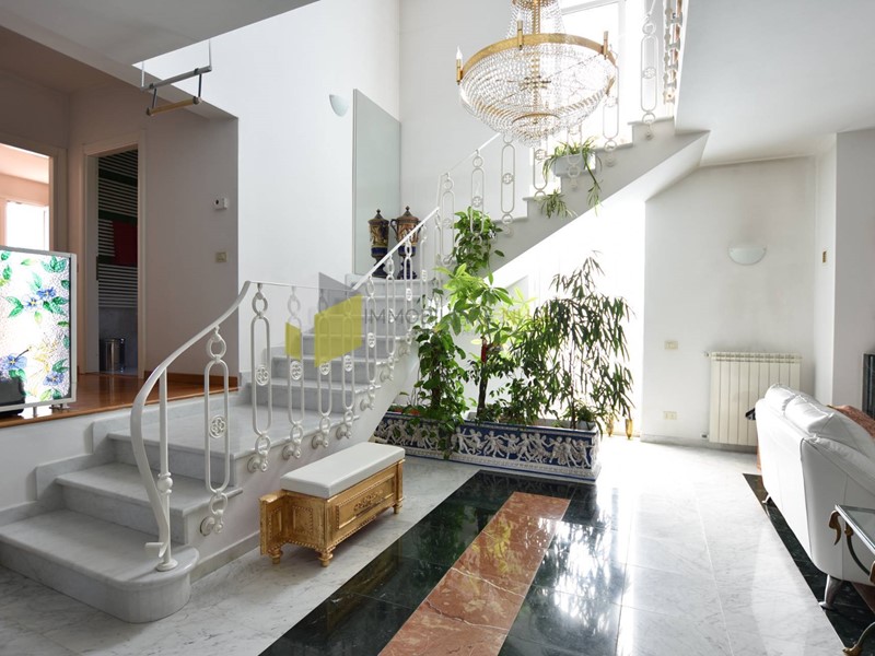 Villa in Vendita a Calcinaia, 570'000€, 300 m²