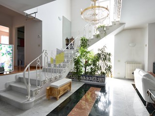 Villa in Vendita a Calcinaia, 570'000€, 300 m²